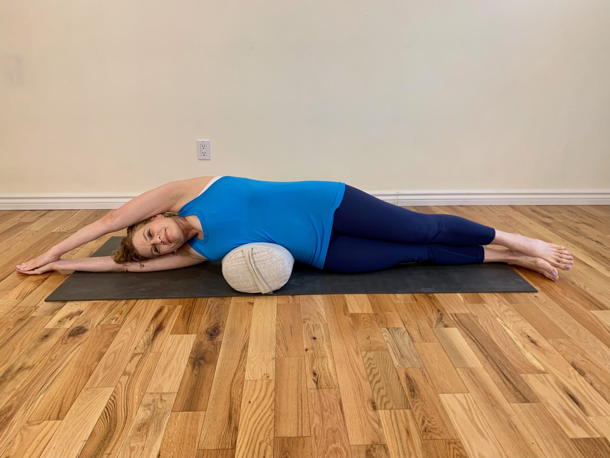 20 min Morning Yin Yoga Full Body Stretch – NO PROPS - Yoga With Kassandra